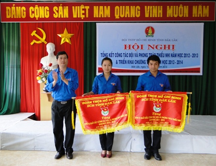 Tổng kết công tác Đội và phong trào thiếu nhi năm học 2012-2013; triển khai chương trình năm học 2013-2014