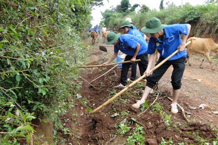  NHỮNG CÔNG TRÌNH, PHẦN VIỆC TUẦN ĐẦU RA QUÂN CHIẾN DỊCH THANH NIÊN TÌNH NGUYỆN HÈ NĂM 2013